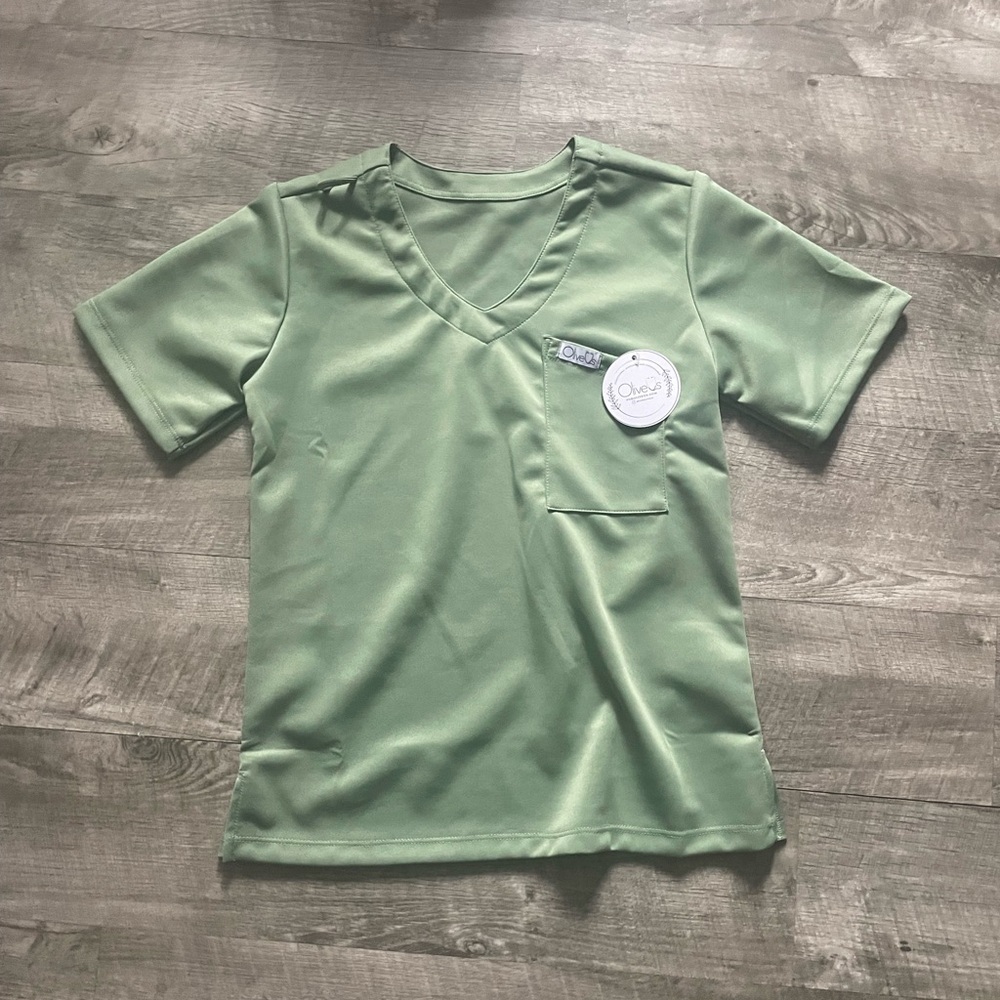 OliveUs scrub top new with tags
